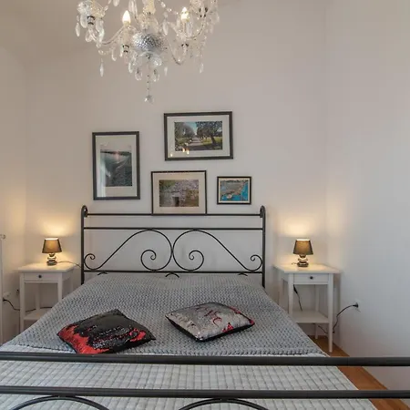 Vera Guest house