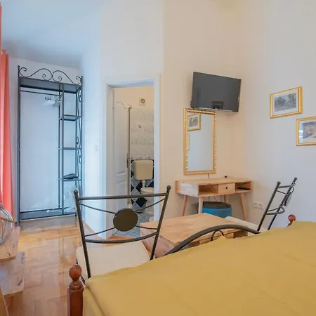 Vera Konukevi 4*