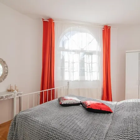 Konukevi Vera 4*