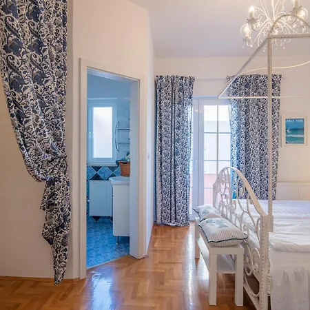 Πανσιόν Vera 4*
