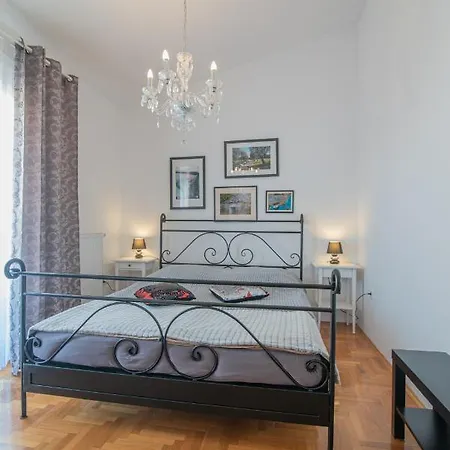 Vera Πανσιόν 4*
